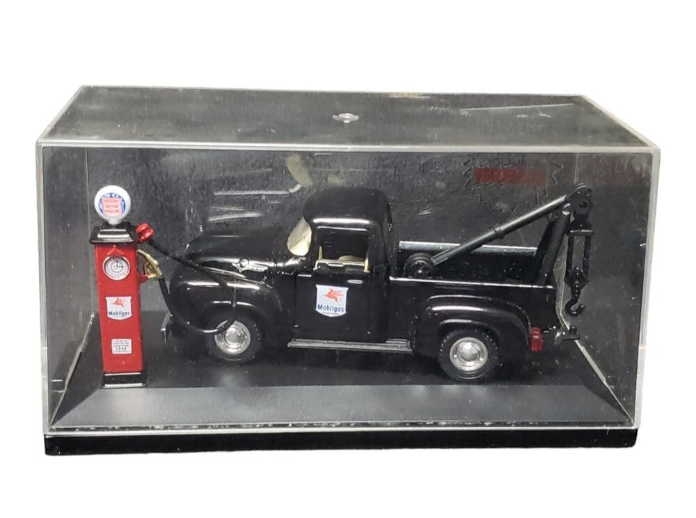Road Champs Mobilgas Black 1956 Ford F-100 Mobile Gas Tow DieCast Cased Car